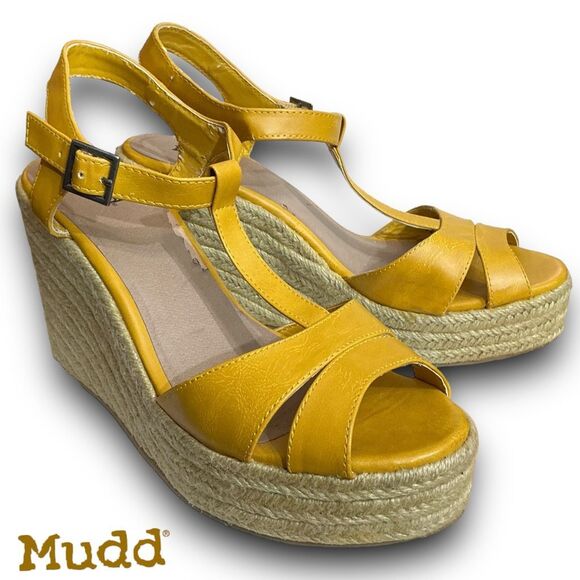 Mudd Yellow Wedge Sandals - Picture 14 of 14